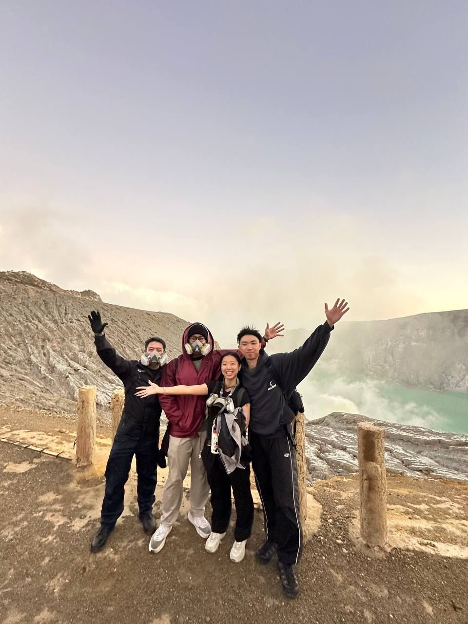 Keseruan pelanggan Swan Tour di destinasi wisata 2